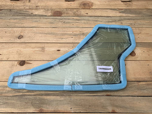 Geam usa stanga Terex, Case 6099906M1